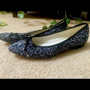 Anne Klein tweed bow detail flat